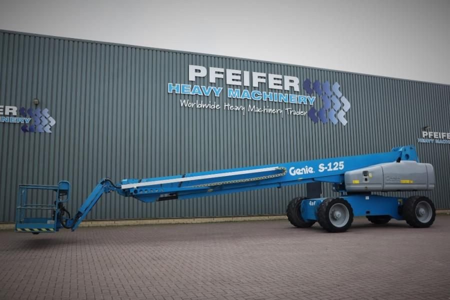 Teleskoparbeitsbühne от тип Genie S125 Diesel, 4x4x4 Drive, 40.1m Working Height, 24, Gebrauchtmaschine в Groenlo (Снимка 1)