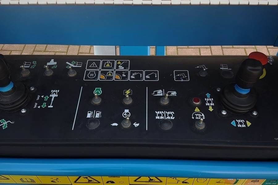 Teleskoparbeitsbühne του τύπου Genie S65XC Valid inspection, *Guarantee! Diesel, 4x4 Dr, Gebrauchtmaschine σε Groenlo (Φωτογραφία 5)