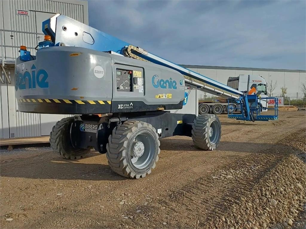 Teleskoparbeitsbühne типа Genie S85 XC, Gebrauchtmaschine в Schierling (Фотография 3)