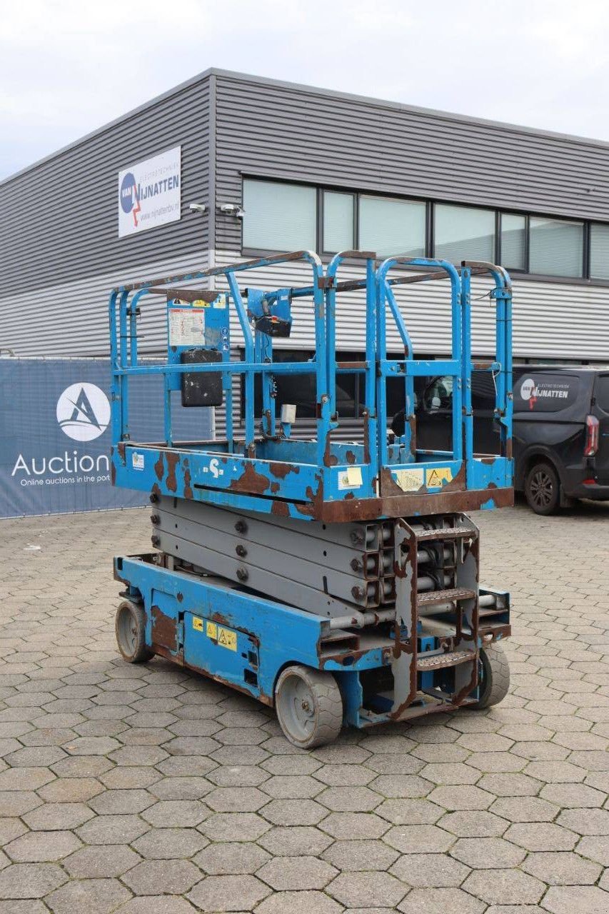 Teleskoparbeitsbühne типа Genie scissor lift, Gebrauchtmaschine в Antwerpen (Фотография 8)