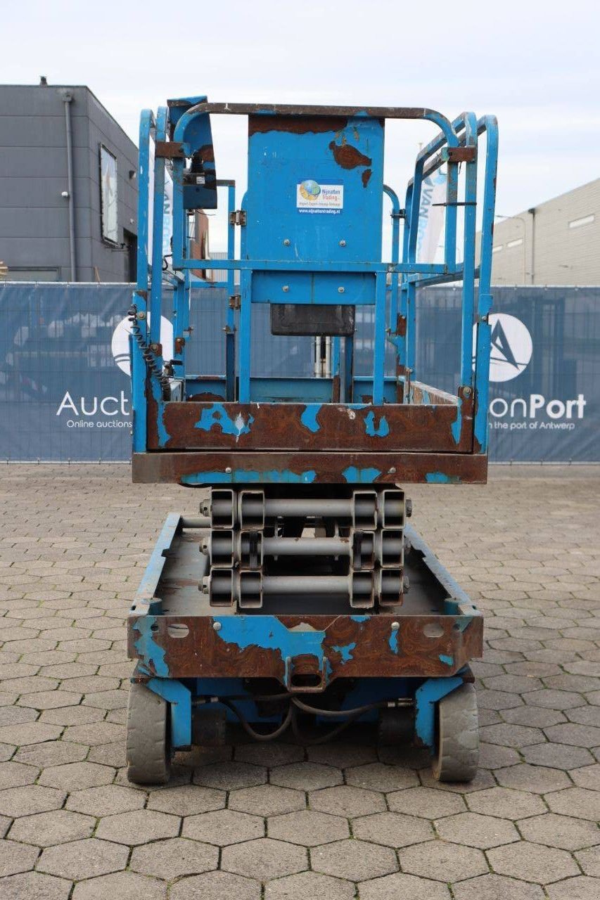 Teleskoparbeitsbühne типа Genie scissor lift, Gebrauchtmaschine в Antwerpen (Фотография 5)