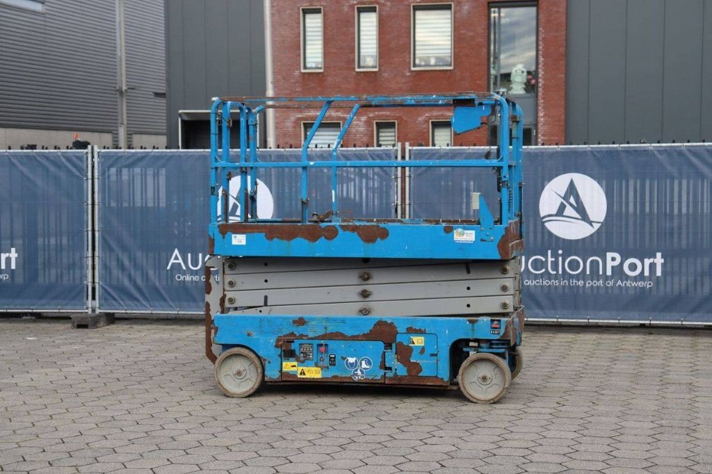 Teleskoparbeitsbühne типа Genie scissor lift, Gebrauchtmaschine в Antwerpen (Фотография 3)