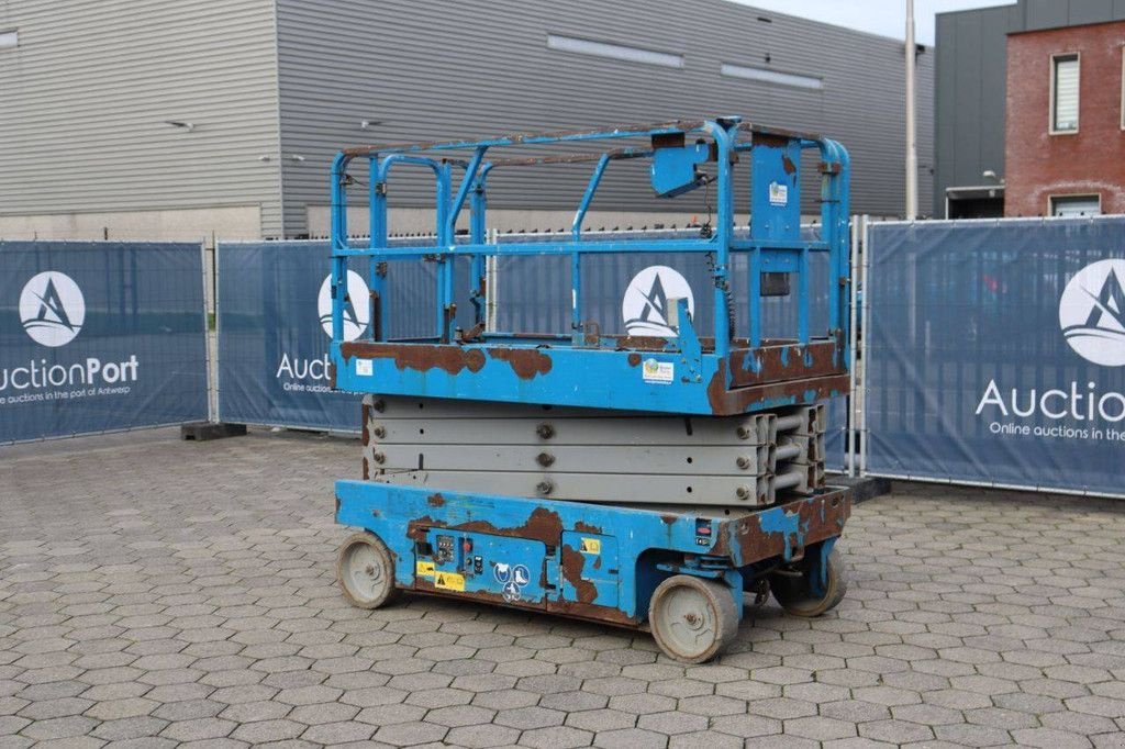 Teleskoparbeitsbühne типа Genie scissor lift, Gebrauchtmaschine в Antwerpen (Фотография 4)