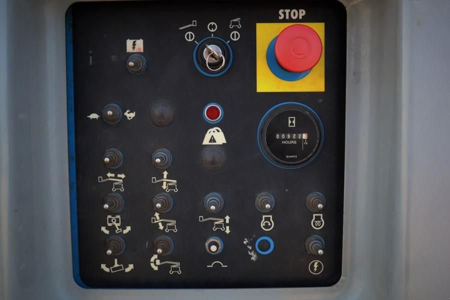 Teleskoparbeitsbühne del tipo Genie Z45/25J As-Is, Bi-Energy Diesel / Battery, 4x2 Dri, Gebrauchtmaschine In Groenlo (Immagine 3)