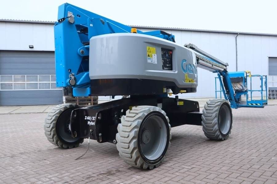 Teleskoparbeitsbühne tipa Genie Z60/37FE Guarantee! Hybrid, 4x4 Drive, 20m Working, Gebrauchtmaschine u Groenlo (Slika 2)