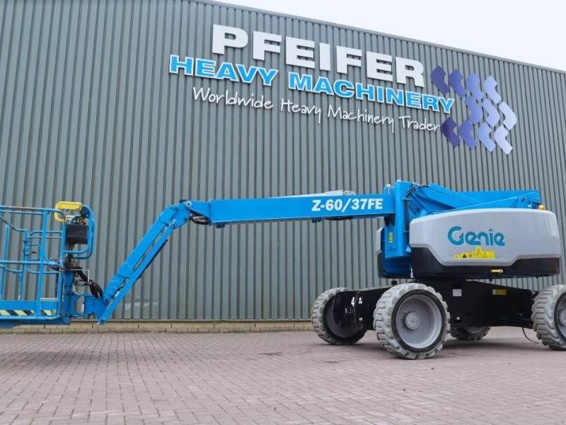Teleskoparbeitsbühne tip Genie Z60/37FE Guarantee! Hybrid, 4x4 Drive, 20m Working, Gebrauchtmaschine in Groenlo (Poză 1)