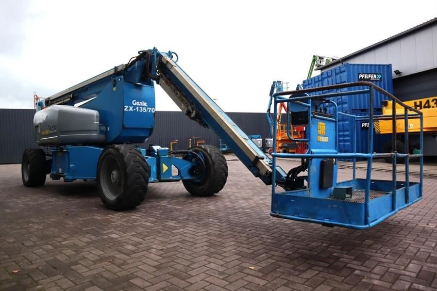 Teleskoparbeitsbühne tip Genie ZX135/70 Diesel, 4x4x4 Drive, 43m Lifting Height,, Gebrauchtmaschine in Groenlo (Poză 8)