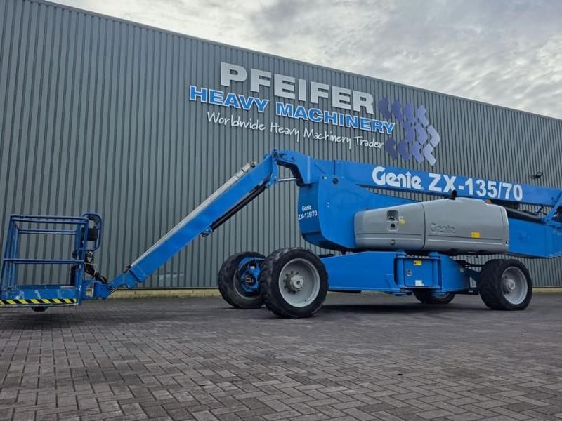 Teleskoparbeitsbühne типа Genie ZX135/70 Diesel, 4x4x4 Drive, 43m Lifting Height,, Gebrauchtmaschine в Groenlo