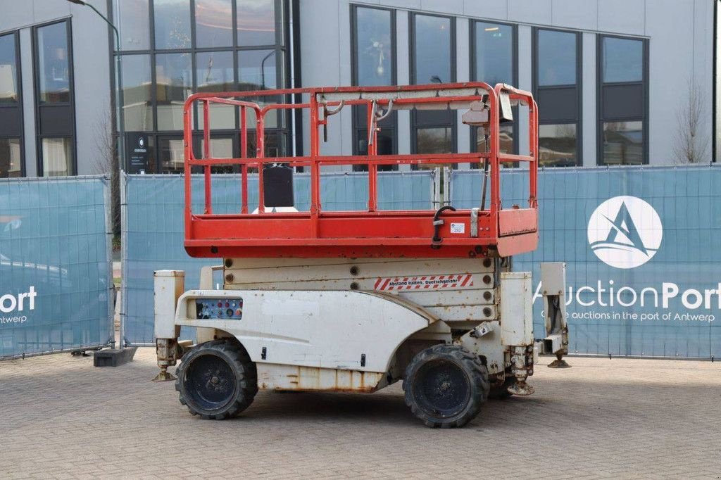 Teleskoparbeitsbühne typu Haulotte Ciseaux Compact 12DX, Gebrauchtmaschine v Antwerpen (Obrázok 3)