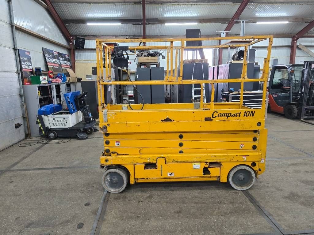 Teleskoparbeitsbühne типа Haulotte Compact 10 10N schaarhoogwerker schaarlift, Gebrauchtmaschine в Hooge mierde (Фотография 5)