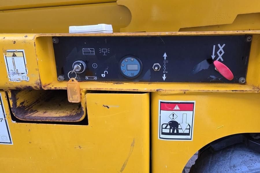 Teleskoparbeitsbühne tip Haulotte Compact 10 Electric, 10m Working Height, 450kg Cap, Gebrauchtmaschine in Groenlo (Poză 10)