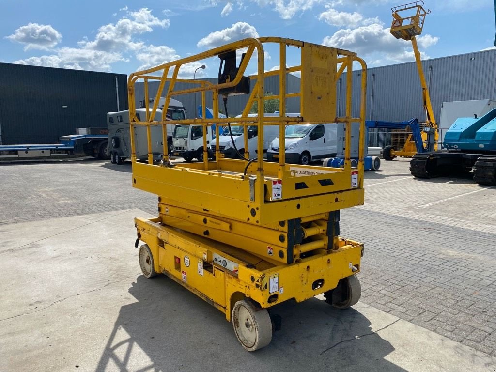 Teleskoparbeitsbühne des Typs Haulotte Compact 10, Gebrauchtmaschine in Heijen (Bild 4)