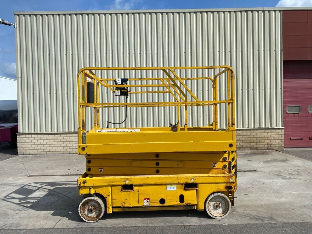 Teleskoparbeitsbühne des Typs Haulotte Compact 10, Gebrauchtmaschine in Heijen (Bild 1)