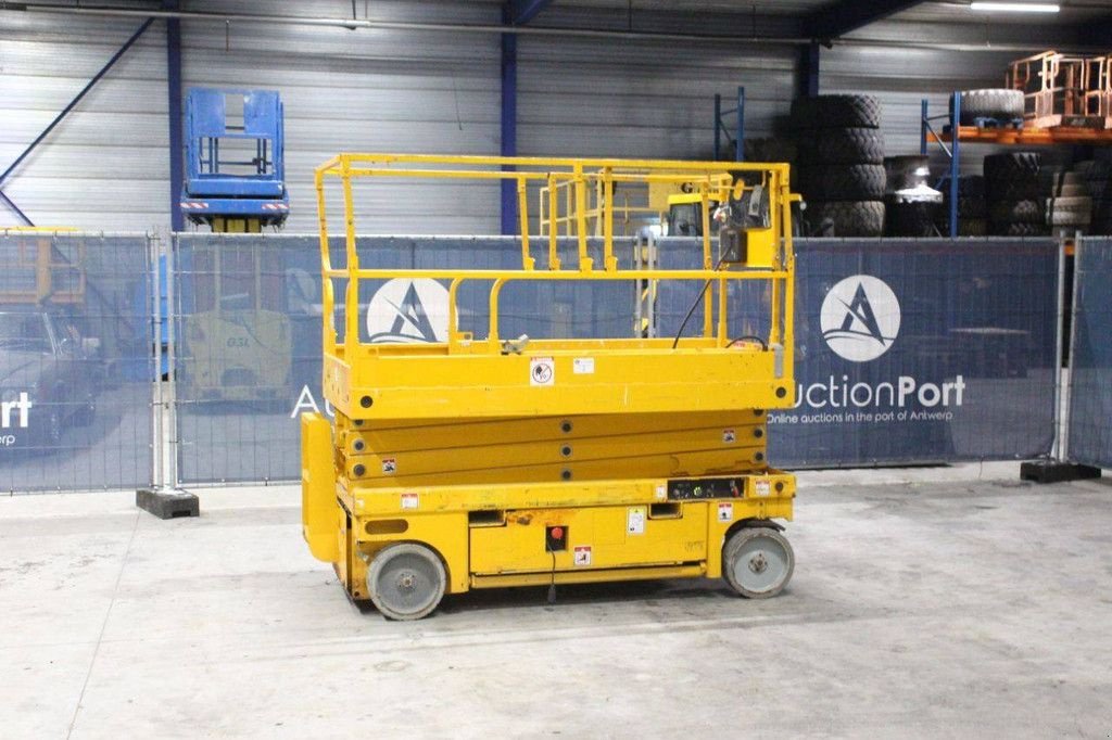 Teleskoparbeitsbühne typu Haulotte Compact 10, Gebrauchtmaschine v Antwerpen (Obrázok 1)