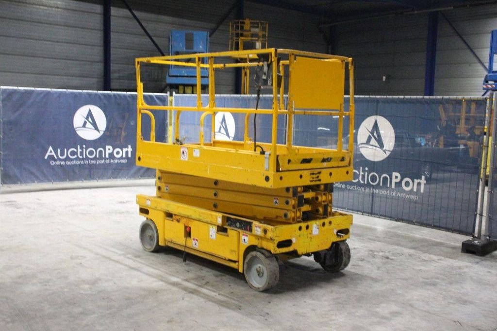 Teleskoparbeitsbühne typu Haulotte Compact 10, Gebrauchtmaschine v Antwerpen (Obrázok 3)