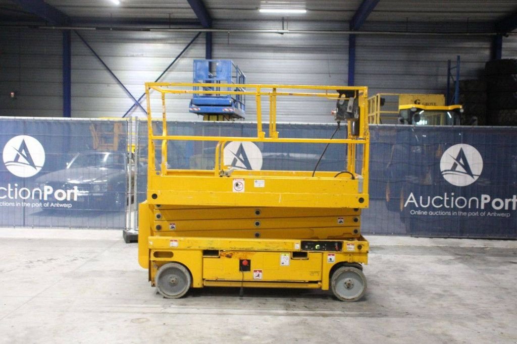 Teleskoparbeitsbühne typu Haulotte Compact 10, Gebrauchtmaschine v Antwerpen (Obrázok 2)