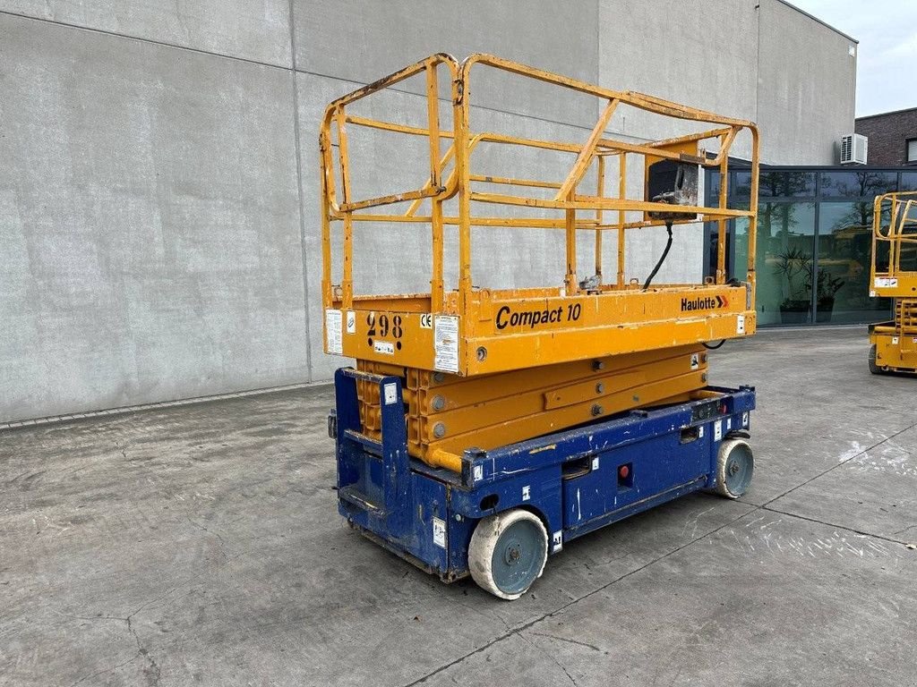 Teleskoparbeitsbühne typu Haulotte Compact 10, Gebrauchtmaschine v Antwerpen (Obrázek 1)