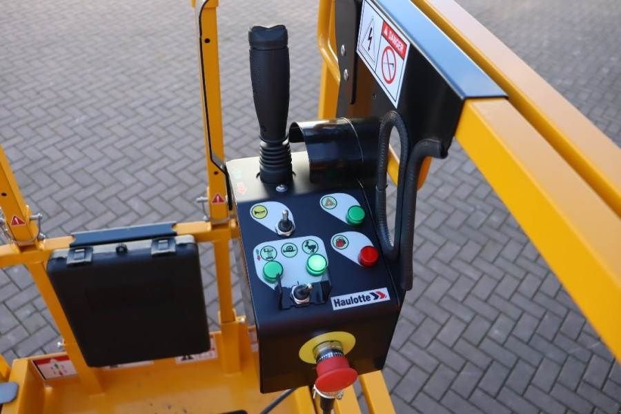 Teleskoparbeitsbühne типа Haulotte Compact 10N Valid Iinspection, *Guarantee! 10m Wor, Gebrauchtmaschine в Groenlo (Фотография 9)