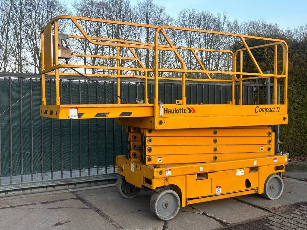Teleskoparbeitsbühne typu Haulotte Compact 12 12m schaarlift hoogwerker, Gebrauchtmaschine w Hooge mierde (Zdjęcie 2)