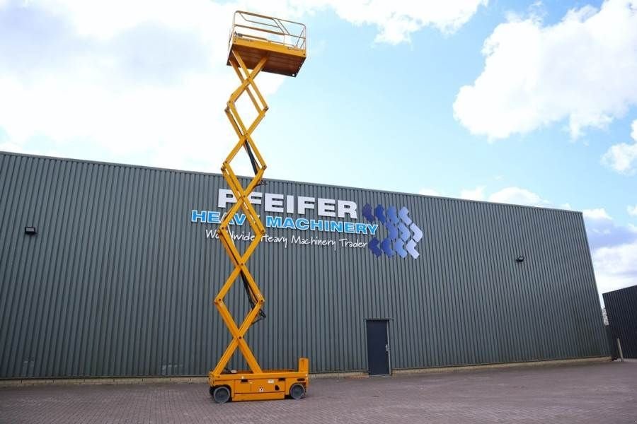 Teleskoparbeitsbühne tip Haulotte Compact 12 Electric, 12m Working Height, 300kg Cap, Gebrauchtmaschine in Groenlo (Poză 3)