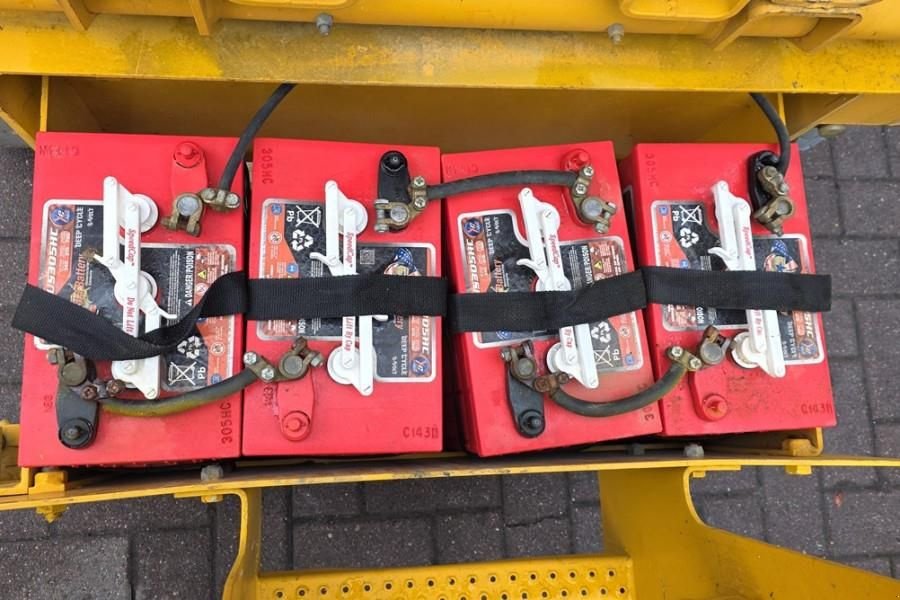 Teleskoparbeitsbühne tip Haulotte COMPACT 14 Electric, 14m Working Height, 350kg Cap, Gebrauchtmaschine in Groenlo (Poză 4)