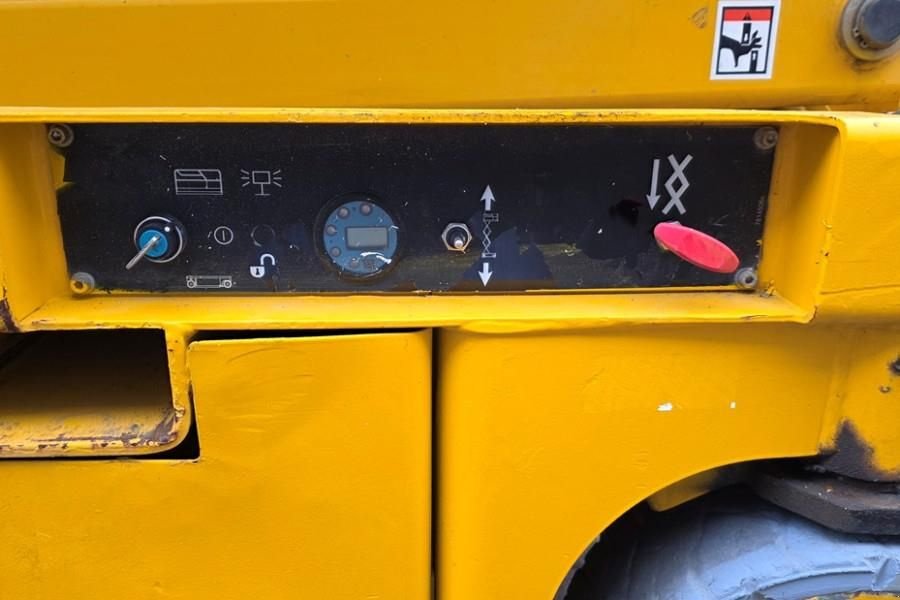 Teleskoparbeitsbühne tip Haulotte COMPACT 14 Electric, 14m Working Height, 350kg Cap, Gebrauchtmaschine in Groenlo (Poză 11)