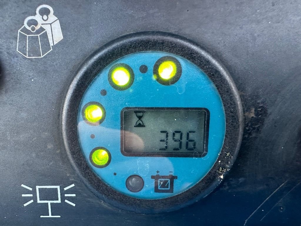 Teleskoparbeitsbühne des Typs Haulotte Compact 14, Gebrauchtmaschine in WIJCHEN (Bild 5)