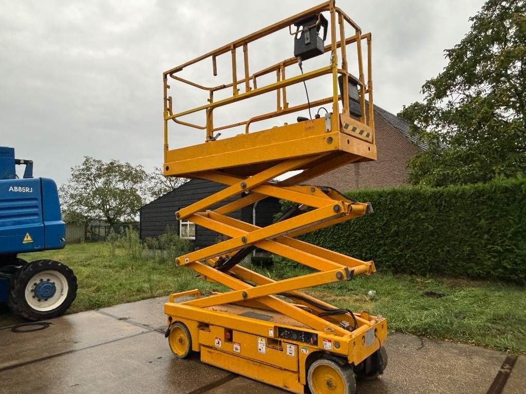 Teleskoparbeitsbühne des Typs Haulotte Compact 8 8m schaarlift hoogwerker, Gebrauchtmaschine in Hooge mierde (Bild 5)