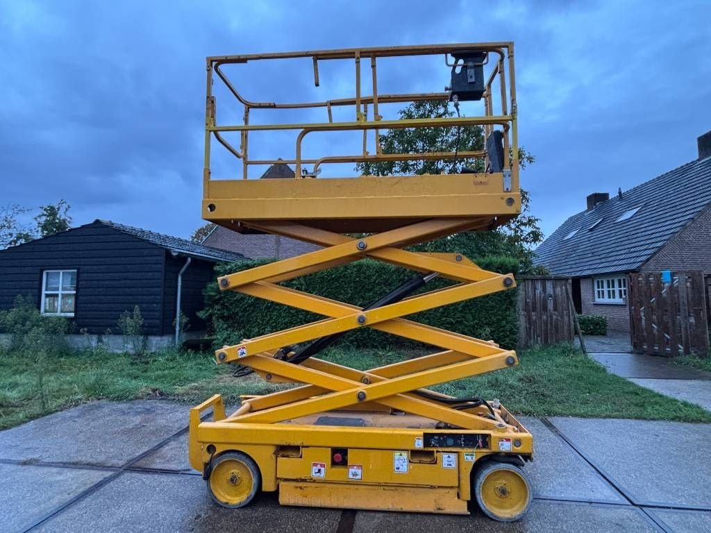 Teleskoparbeitsbühne des Typs Haulotte Compact 8 8m schaarlift hoogwerker, Gebrauchtmaschine in Hooge mierde (Bild 4)