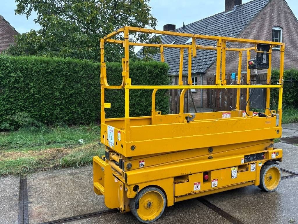 Teleskoparbeitsbühne des Typs Haulotte Compact 8 8m schaarlift hoogwerker, Gebrauchtmaschine in Hooge mierde (Bild 2)