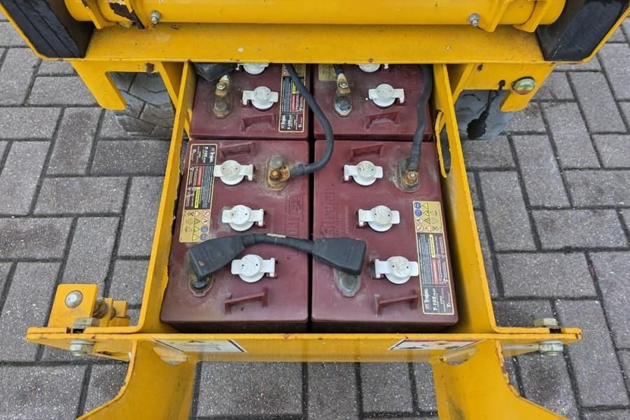 Teleskoparbeitsbühne des Typs Haulotte Compact 8 As-Is, Electric, 8.2m Working Height, 35, Gebrauchtmaschine in Groenlo (Bild 4)