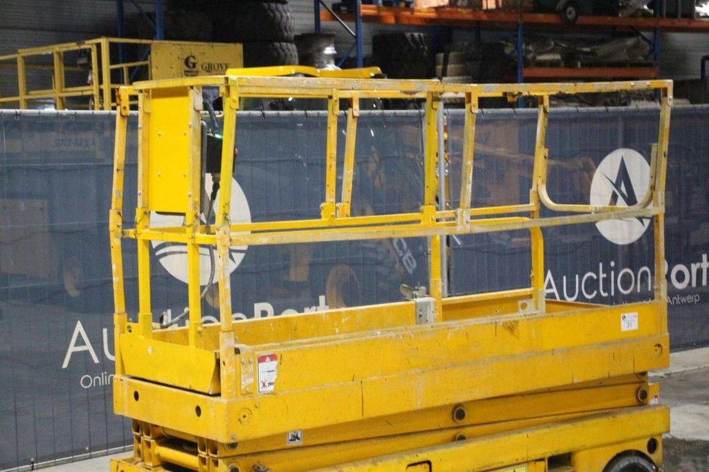 Teleskoparbeitsbühne типа Haulotte Compact 8, Gebrauchtmaschine в Antwerpen (Фотография 11)