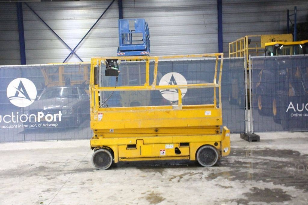 Teleskoparbeitsbühne типа Haulotte Compact 8, Gebrauchtmaschine в Antwerpen (Фотография 2)