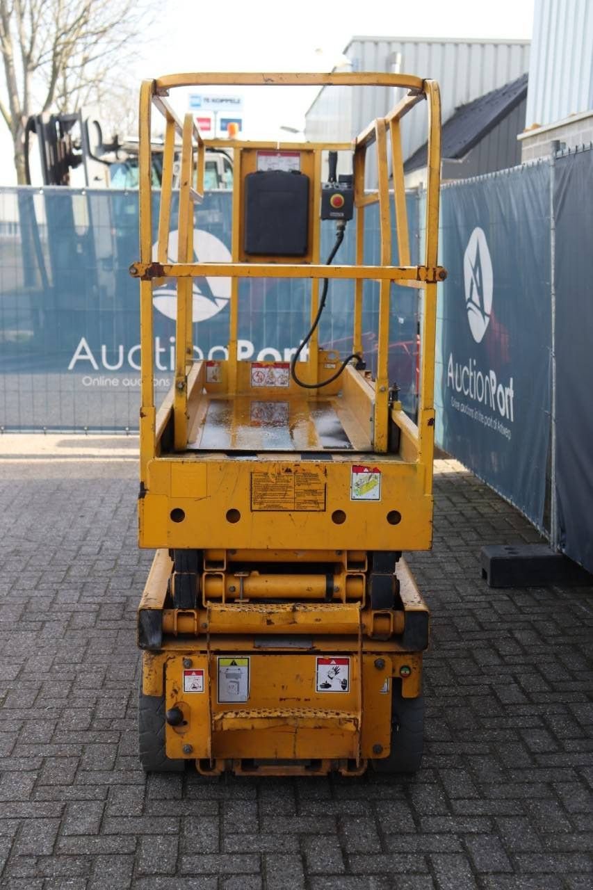 Teleskoparbeitsbühne des Typs Haulotte Compact 8, Gebrauchtmaschine in Antwerpen (Bild 5)