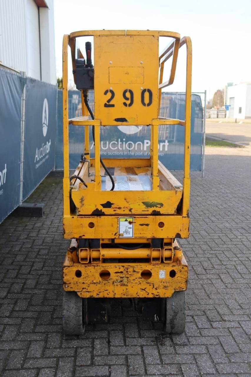 Teleskoparbeitsbühne des Typs Haulotte Compact 8, Gebrauchtmaschine in Antwerpen (Bild 9)