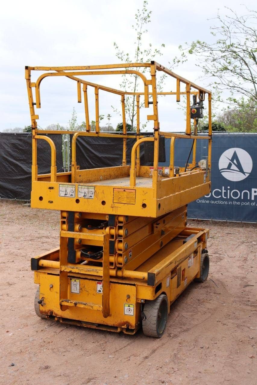 Teleskoparbeitsbühne typu Haulotte COMPACT12, Gebrauchtmaschine w Antwerpen (Zdjęcie 7)