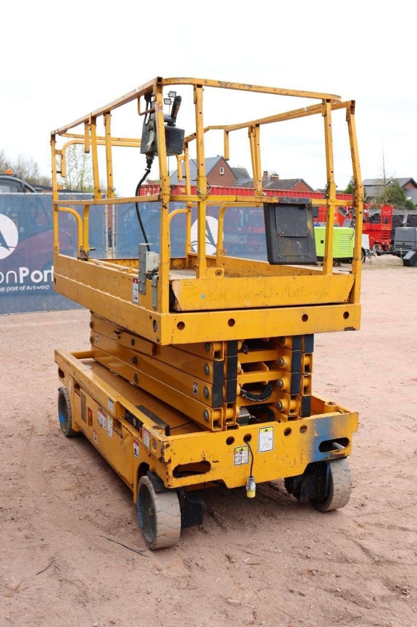 Teleskoparbeitsbühne typu Haulotte COMPACT12, Gebrauchtmaschine w Antwerpen (Zdjęcie 8)