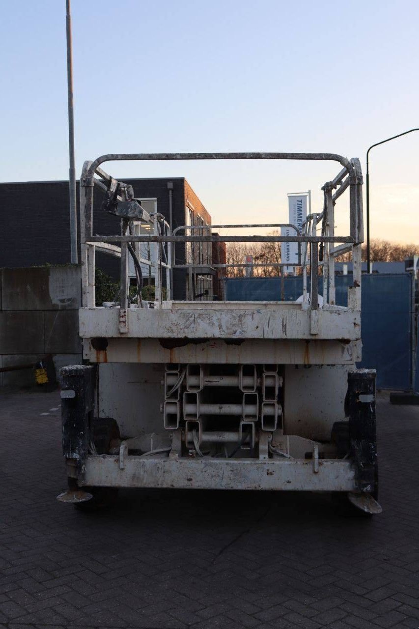 Teleskoparbeitsbühne от тип Haulotte H12SX, Gebrauchtmaschine в Antwerpen (Снимка 5)