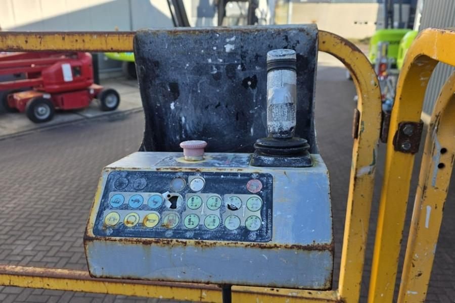 Teleskoparbeitsbühne des Typs Haulotte H12SXL As-Is, Diesel, 4x4 Drive, 12m Working Heigh, Gebrauchtmaschine in Groenlo (Bild 4)