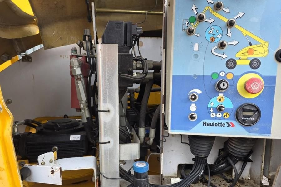 Teleskoparbeitsbühne of the type Haulotte H16TPX As-Is, Diesel, 4x4 Drive, 16m Working Heigh, Gebrauchtmaschine in Groenlo (Picture 9)