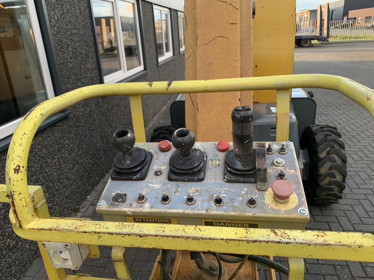 Teleskoparbeitsbühne des Typs Haulotte HA120PX, Gebrauchtmaschine in Vriezenveen (Bild 8)