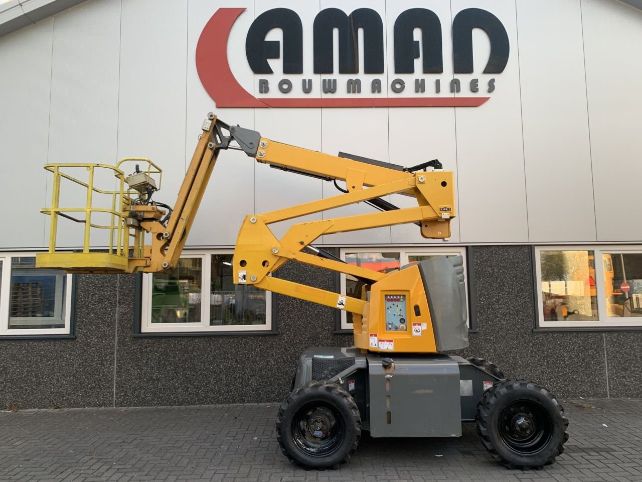 Teleskoparbeitsbühne des Typs Haulotte HA120PX, Gebrauchtmaschine in Vriezenveen (Bild 1)