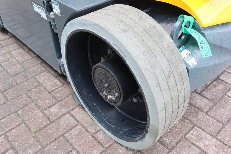 Teleskoparbeitsbühne des Typs Haulotte HA12CJ+ Guarantee! Electric, 12 m Working Height,, Gebrauchtmaschine in Groenlo (Bild 10)