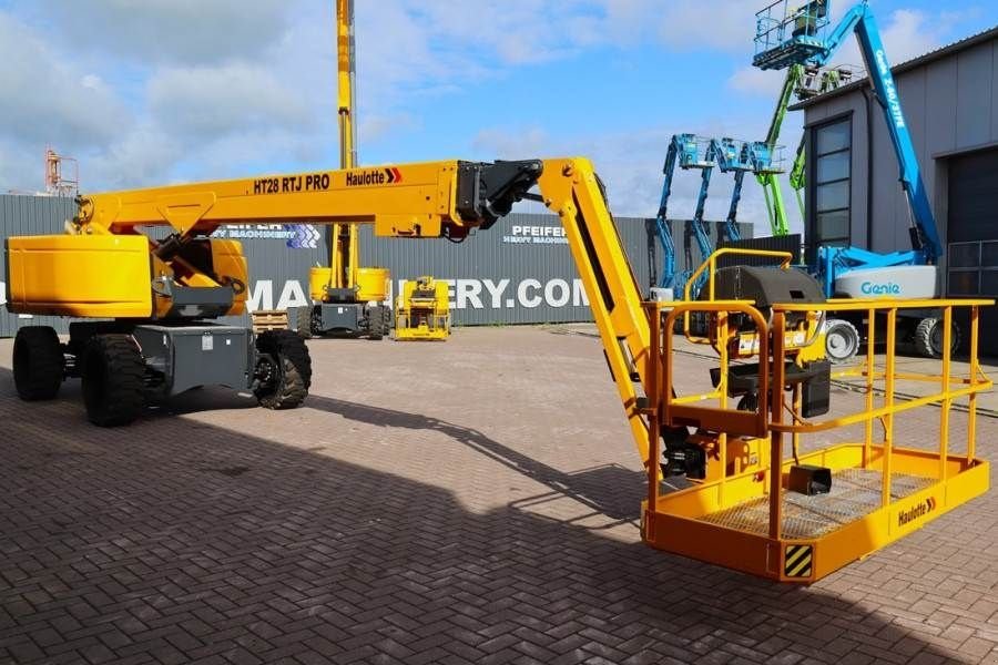 Teleskoparbeitsbühne van het type Haulotte HT28RTJ Pro Guarantee! 4x4x4 Drive, 28 m Working H, Gebrauchtmaschine in Groenlo (Foto 9)