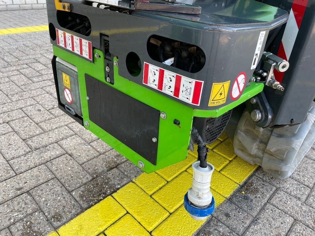 Teleskoparbeitsbühne типа Hinowa Lightlift 20.10 IIIS SOLD, Gebrauchtmaschine в WIJCHEN (Фотография 11)