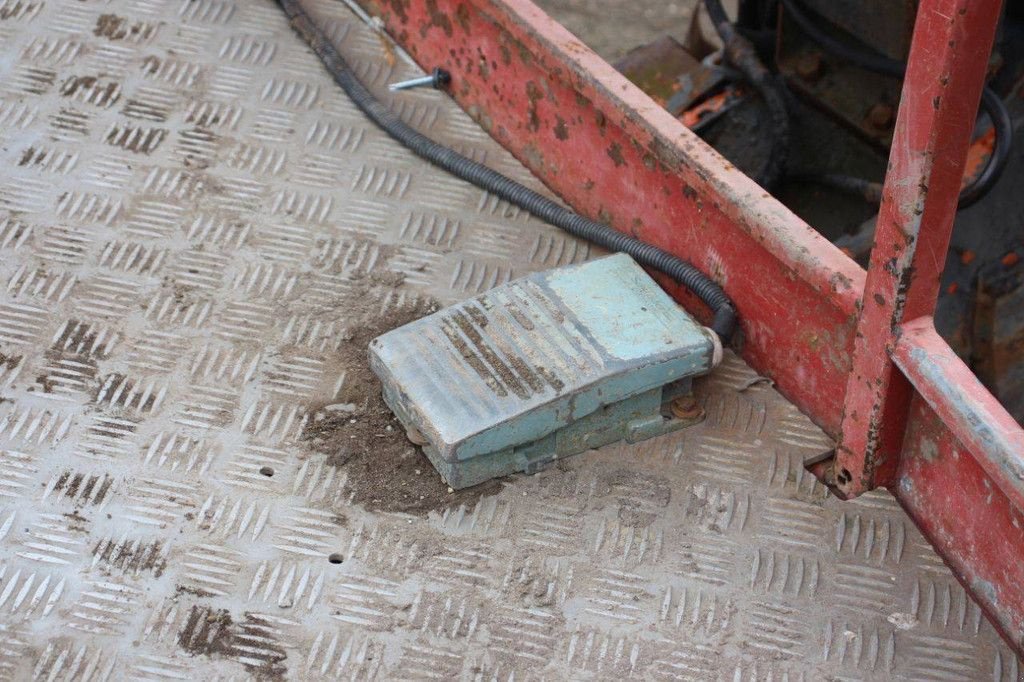 Teleskoparbeitsbühne du type Hitachi HX99B, Gebrauchtmaschine en Antwerpen (Photo 10)