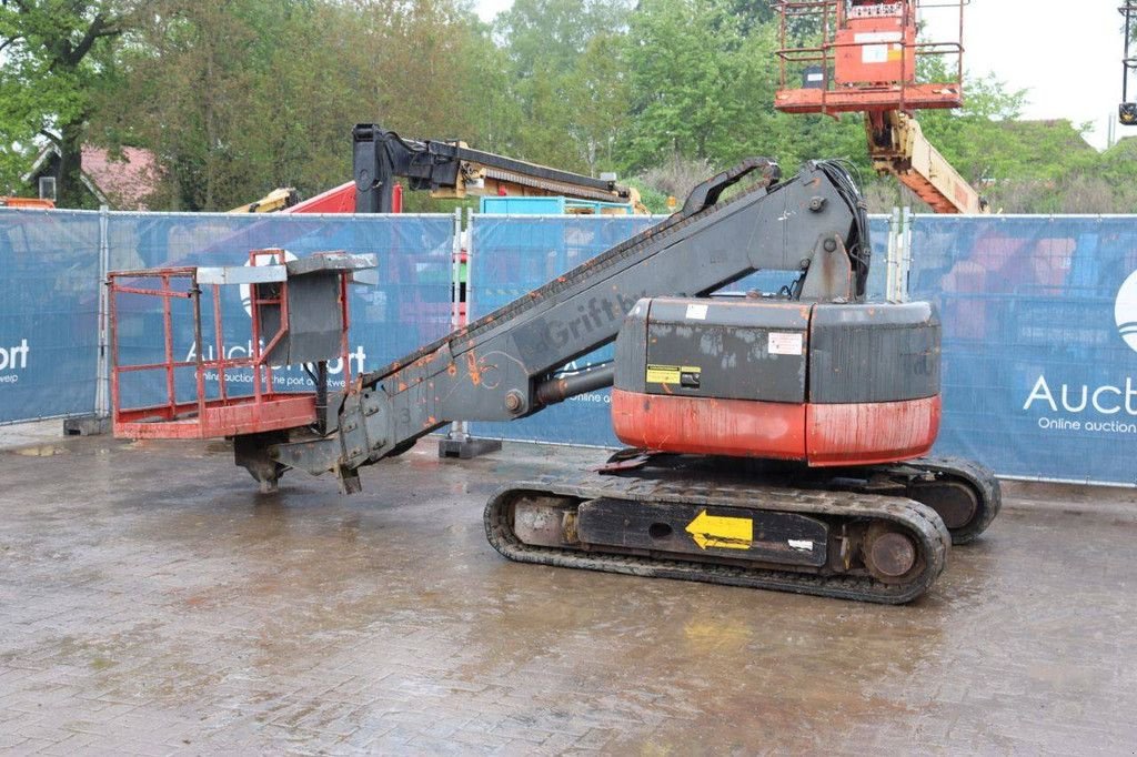 Teleskoparbeitsbühne типа Hitachi HX99B, Gebrauchtmaschine в Antwerpen (Фотография 3)