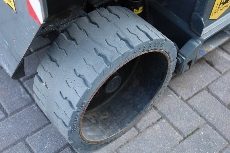 Teleskoparbeitsbühne des Typs Holland Lift Ecostar HL-9710 Electric, 12m Working Height, 325k, Gebrauchtmaschine in Groenlo (Bild 11)