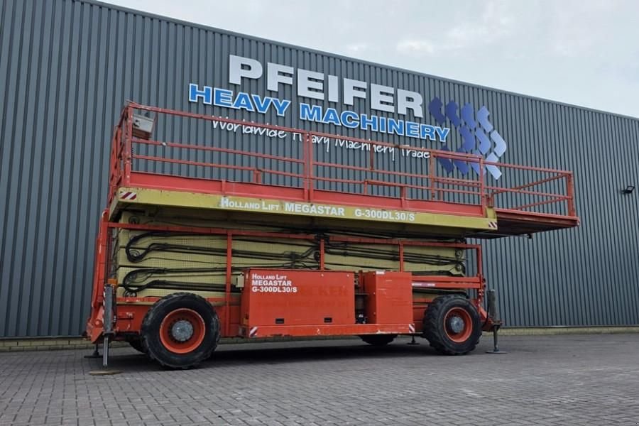 Teleskoparbeitsbühne del tipo Holland Lift G-300DL30/S Diesel, 4x4x4 Drive, 33.5m Working Hei, Gebrauchtmaschine In Groenlo (Immagine 10)