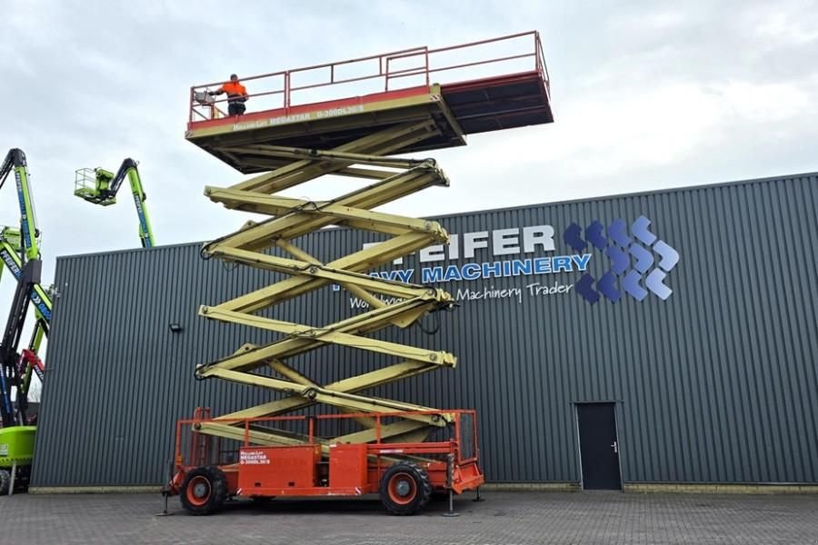 Teleskoparbeitsbühne del tipo Holland Lift G-300DL30/S Diesel, 4x4x4 Drive, 33.5m Working Hei, Gebrauchtmaschine In Groenlo (Immagine 11)